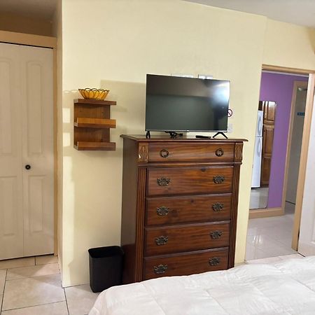 Bed and Breakfast Matthew'S Miracle View Roseau Exterior foto