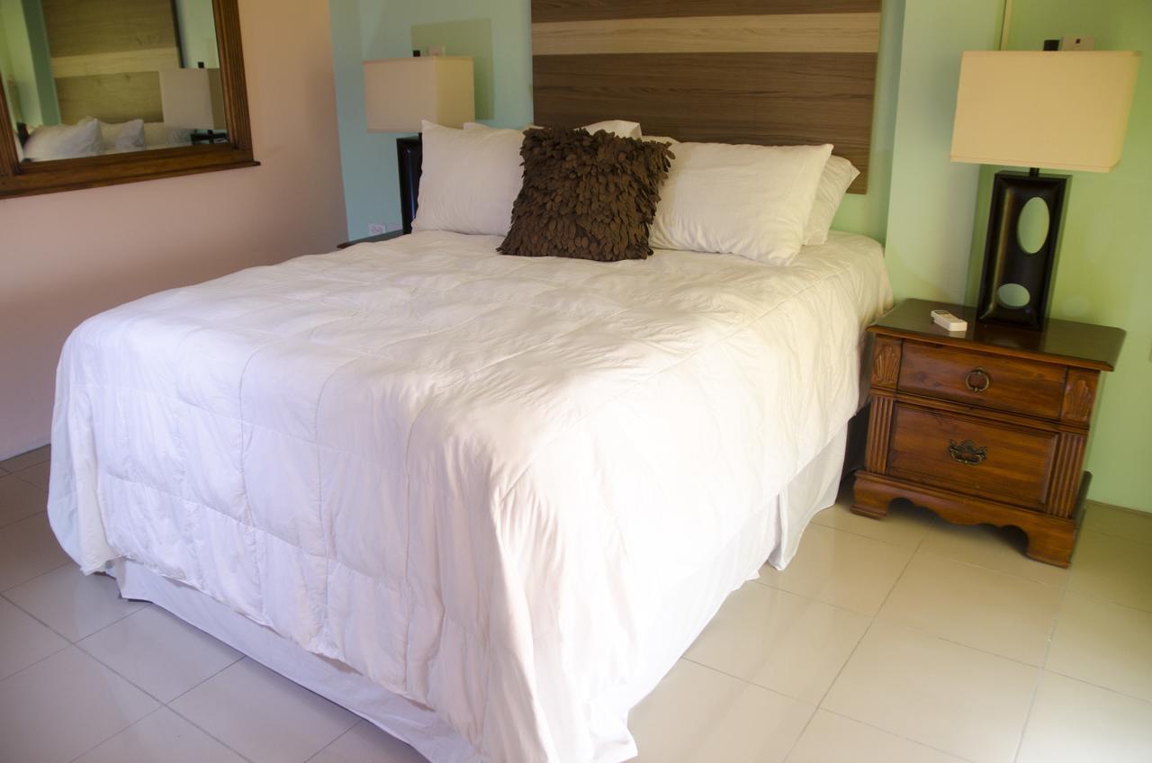 Bed and Breakfast Matthew'S Miracle View Roseau Exterior foto