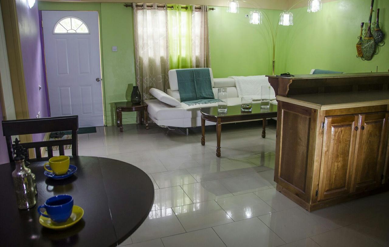 Bed and Breakfast Matthew'S Miracle View Roseau Exterior foto