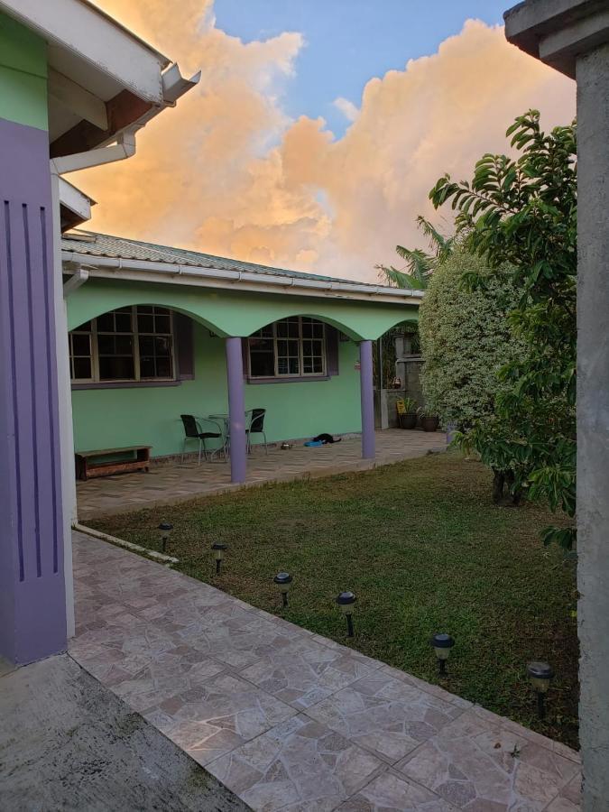 Bed and Breakfast Matthew'S Miracle View Roseau Exterior foto